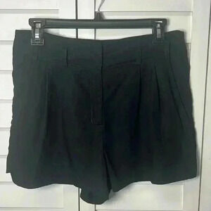 BCBGMaxAzria Pleated Aldan Shorts Size 4 Black
